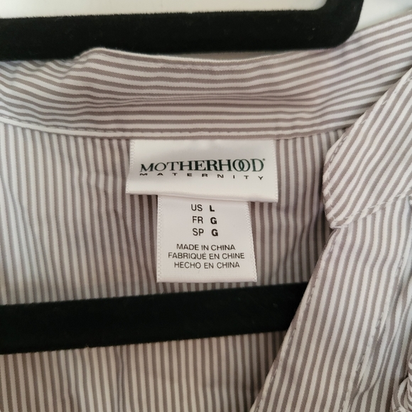 Host pick! Motherhood Maternity button up top w cap sleeves striped size L - Picture 3 of 3